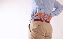 腰疼跟前列腺有关系吗？如何缓解疼痛？
